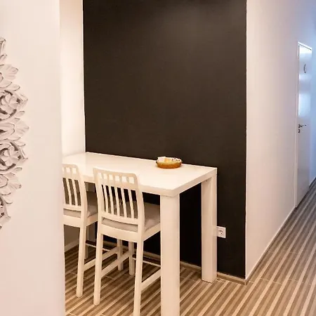 Zen House Adult Only 16plus 3* Хайдусобосло