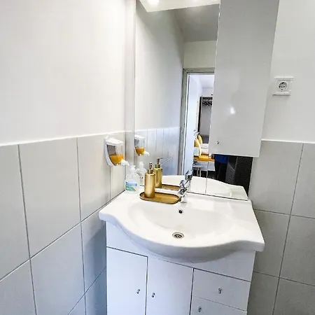 Zen House Adult Only 16plus Хайдусобосло