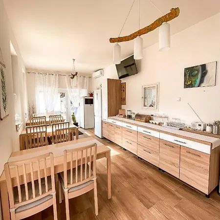 Zen House Bed & Breakfast *