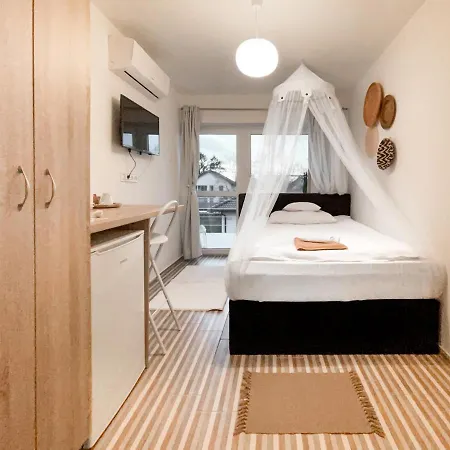 Zen House Bed & Breakfast *