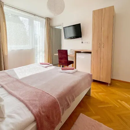 Zen House Bed & Breakfast *