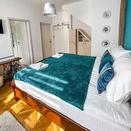 Zen House Bed & Breakfast *