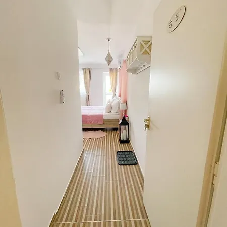 Bed & Breakfast Zen House 3*