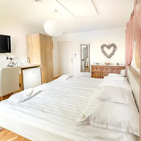 Zen House Adult Only 16plus Bed & Breakfast 3*