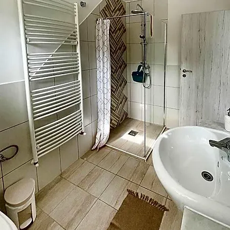 Zen House Adult Only 16plus Хайдусобосло